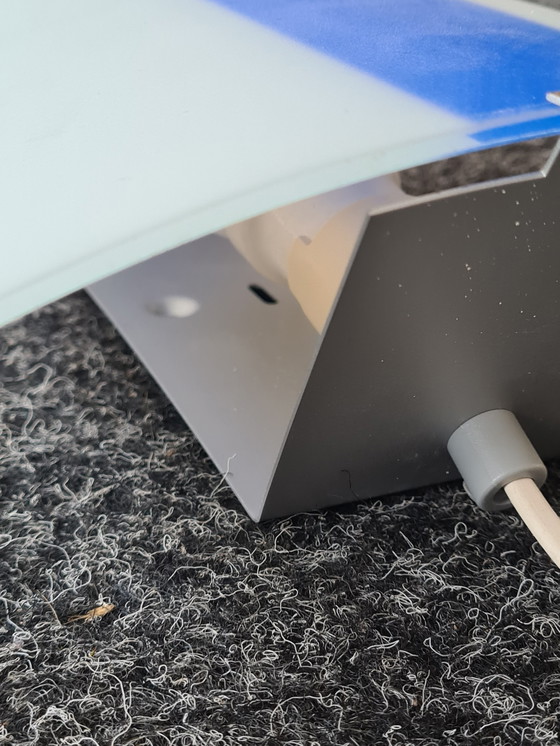 Image 1 of Massive Wandleuchte aus Milchglas. Belgien