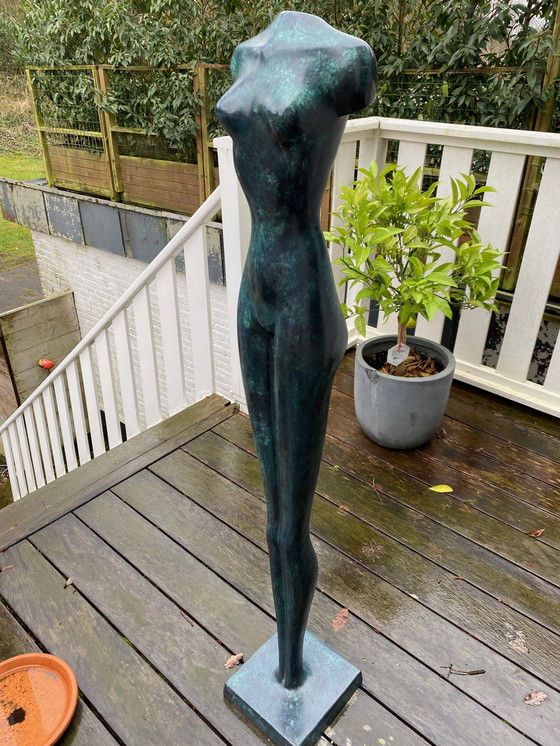 Image 1 of Pieter Kortekaas "Das Mädchen"-Statue