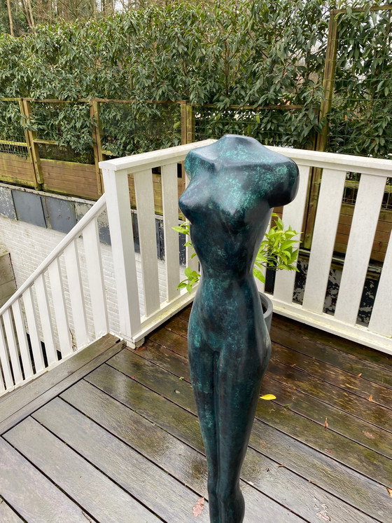 Image 1 of Pieter Kortekaas "Das Mädchen"-Statue