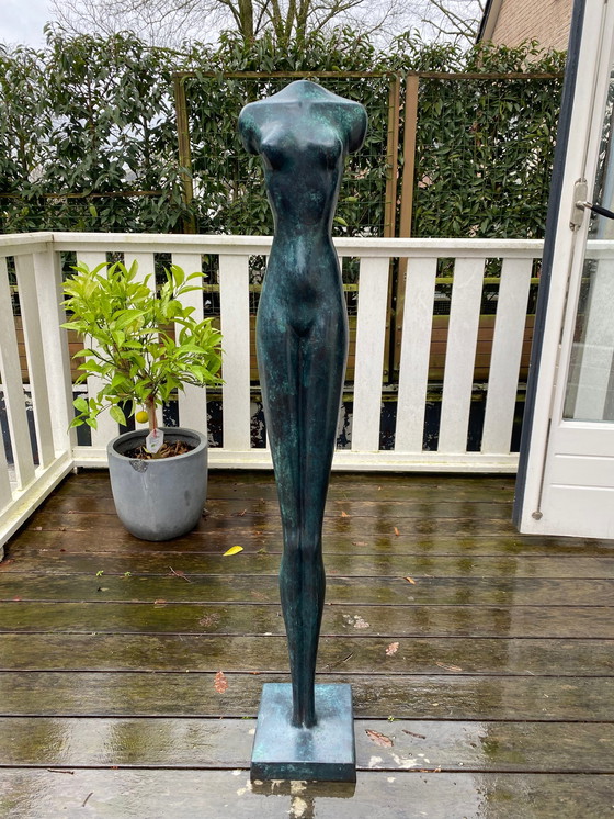 Image 1 of Pieter Kortekaas "Das Mädchen"-Statue