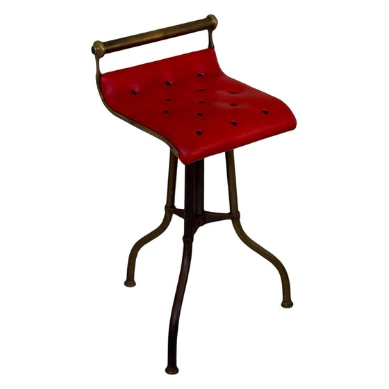 Image 1 of Antiker, zusammenklappbarer, gusseiserner Hocker mit kapitonierter Samtpolsterung. - Barbierstuhl'.