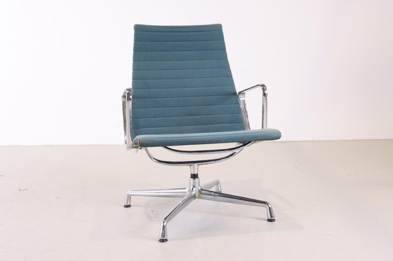 Image 1 of Vitra EA112 Sessel