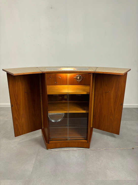 Image 1 of Zusammenklappbarer Londoner Barschrank „Turnidge“.