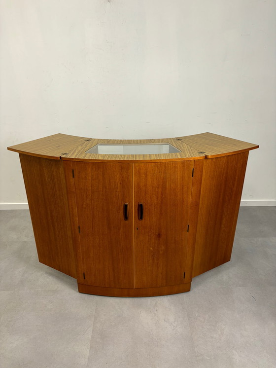 Image 1 of Zusammenklappbarer Londoner Barschrank „Turnidge“.