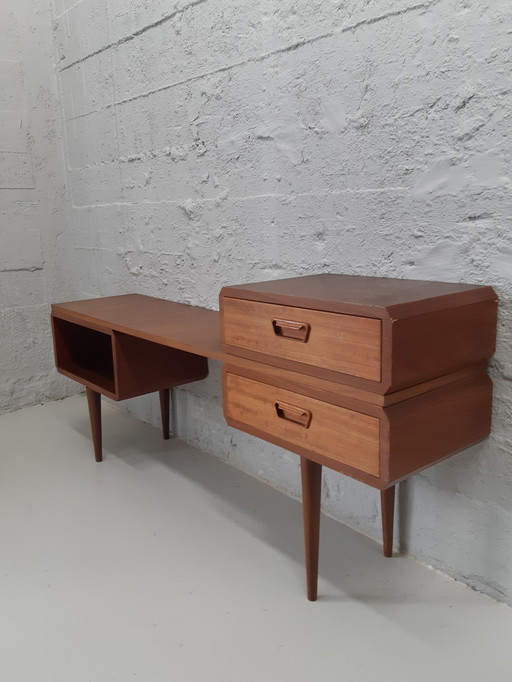 Dänischer Mid Century Frisiertisch aus Teakholz