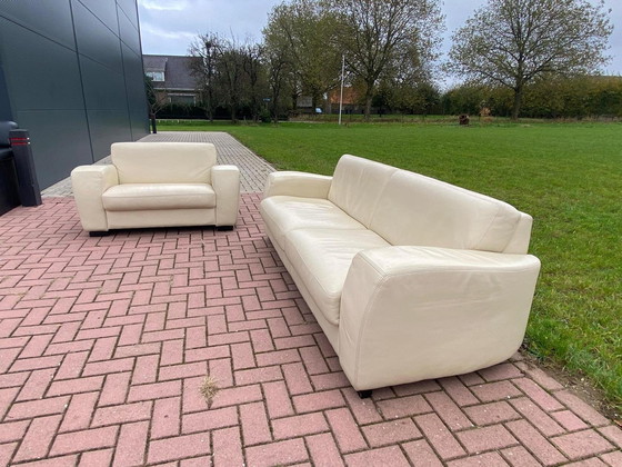 Image 1 of Schönes Echtleder 3 + 1,5 Sitzer Sofa Set