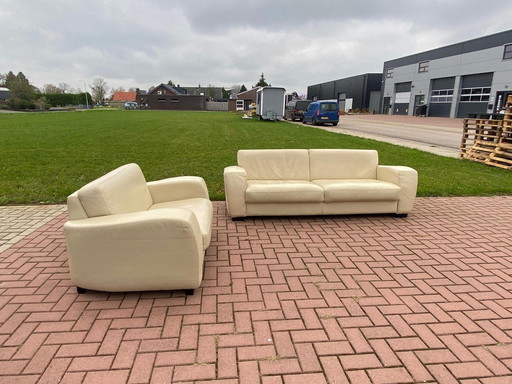 Schönes Echtleder 3 + 1,5 Sitzer Sofa Set