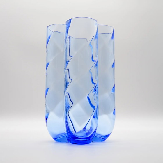 Image 1 of Kleeblattvase in blauer Optik aus Kunstglas von Anna Ehrner