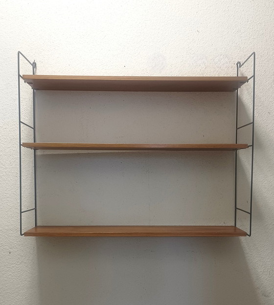 Image 1 of Fifties Wandregal mit drei Fächern