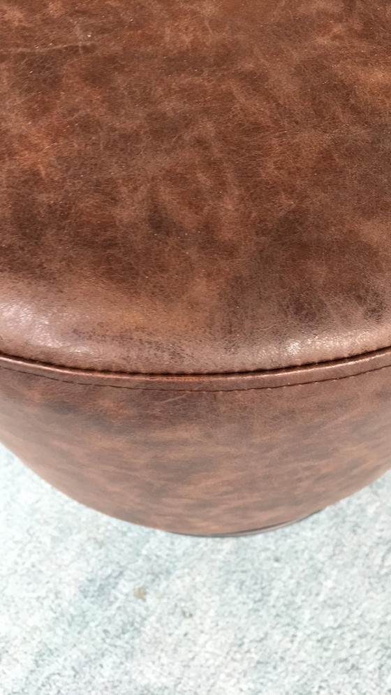 Image 1 of Drehhocker