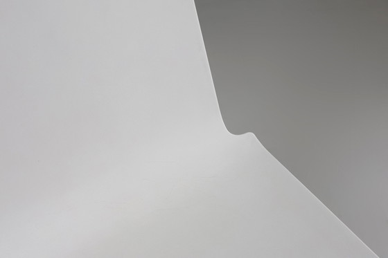 Image 1 of  21. Jahrhundert Weißer Design-Stuhl, Belgien