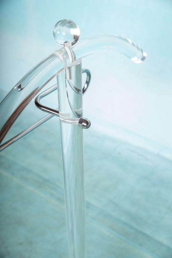Image 1 of Minimalistischer Dressboy aus Plexiglas, postmoderne Garderobe 80er Jahre