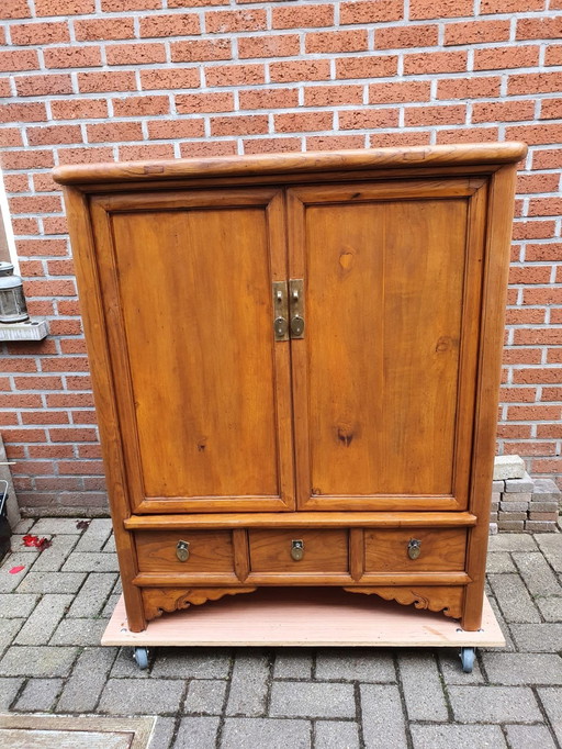 Antiker Schrank im Ming-Stil aus Ulmenholz Ende 19.