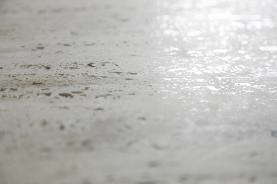 Image 1 of Runder Niedriger Tisch Aus Travertin