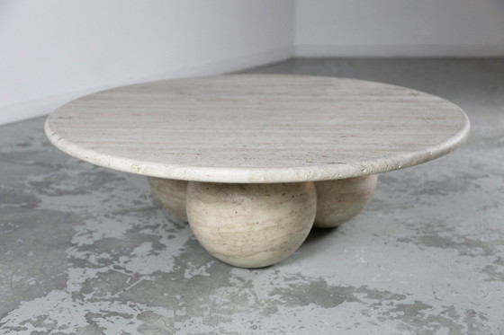 Image 1 of Runder Niedriger Tisch Aus Travertin