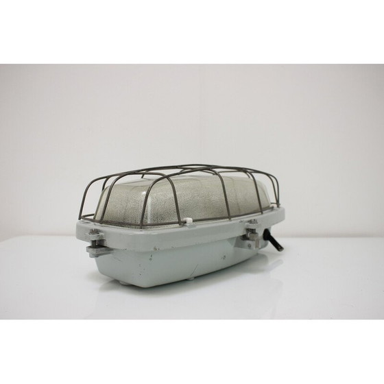 Image 1 of Vintage Industrie-Deckenleuchte Typ 511 32 01 aus Metall und Glas, Tschechoslowakei 1990