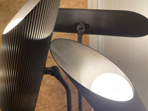 J. Adams & Co Vector Bodenleuchte