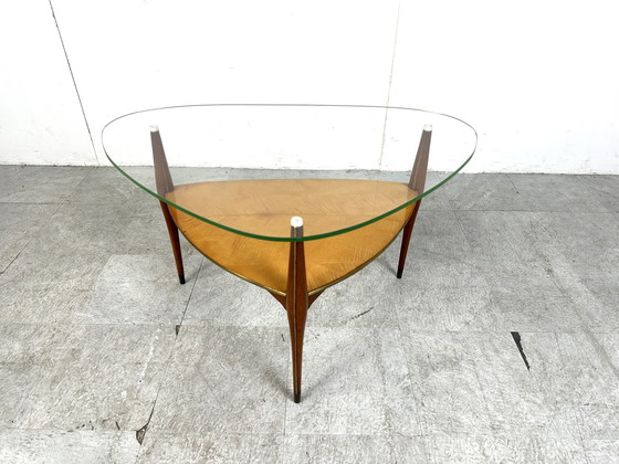 Image 1 of Dreibeiniger italienischer Couchtisch aus der Mid century