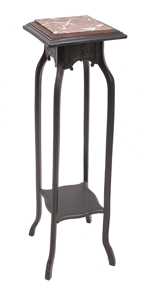 Schwarzer Sattel Mit Marmorplatte, 1900