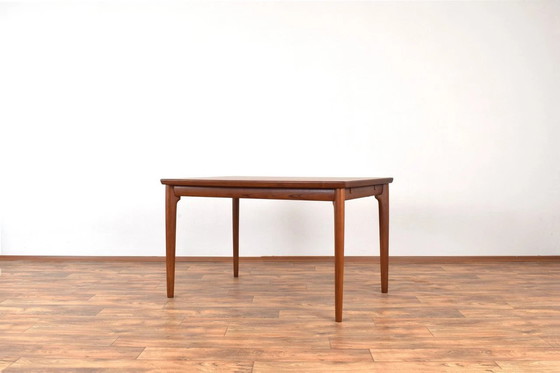 Image 1 of Mid Century Dänischer Teak Ausziehbarer Esstisch