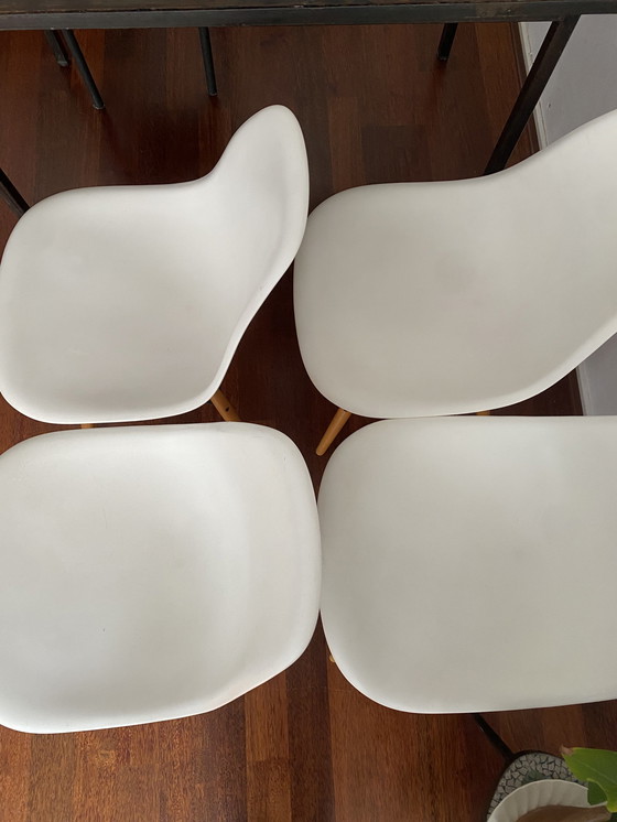 Image 1 of 4x Eames Plastic Side Chair Re Dsw