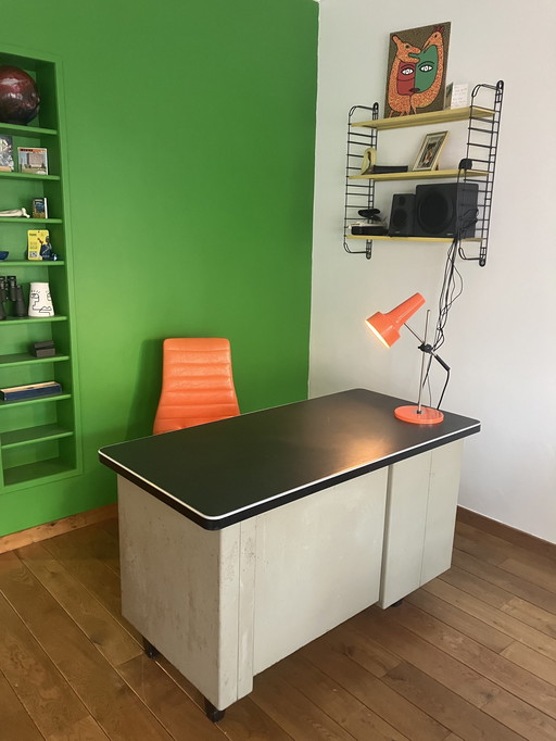 Industrie-Büro Barro