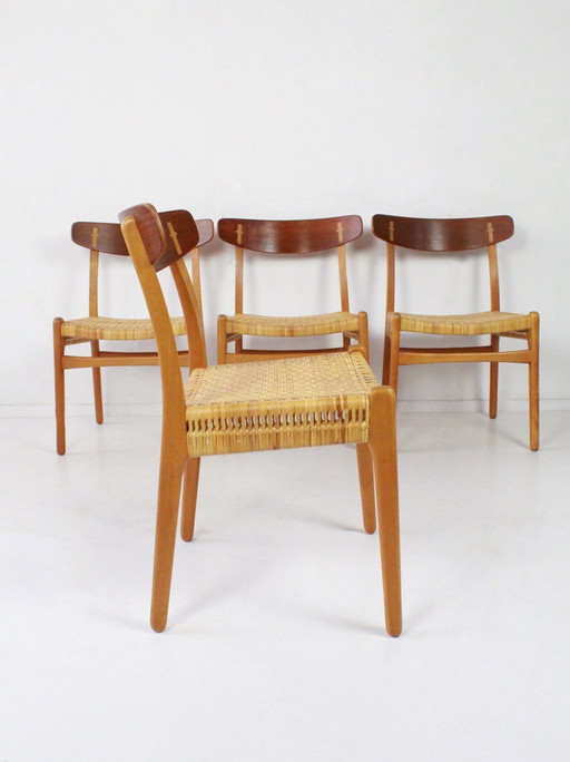 Seltener Satz von 4 Esszimmerstühlen CH 23 von Hans J Wegner für Carl Hansen & Son, Dänemark 50er Jahre