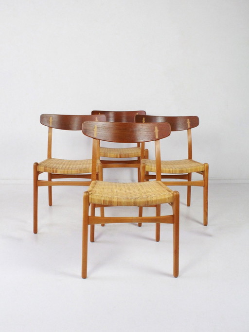 Seltener Satz von 4 Esszimmerstühlen CH 23 von Hans J Wegner für Carl Hansen & Son, Dänemark 50er Jahre