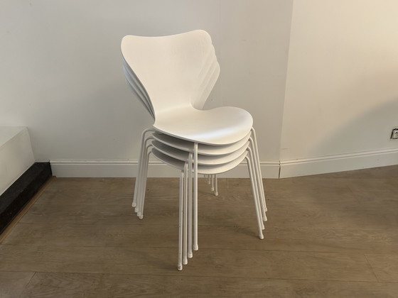 Image 1 of 4x Fritz Hansen Serie 7 Schmetterlingsstuhl Monochrom von Arne Jacobsen