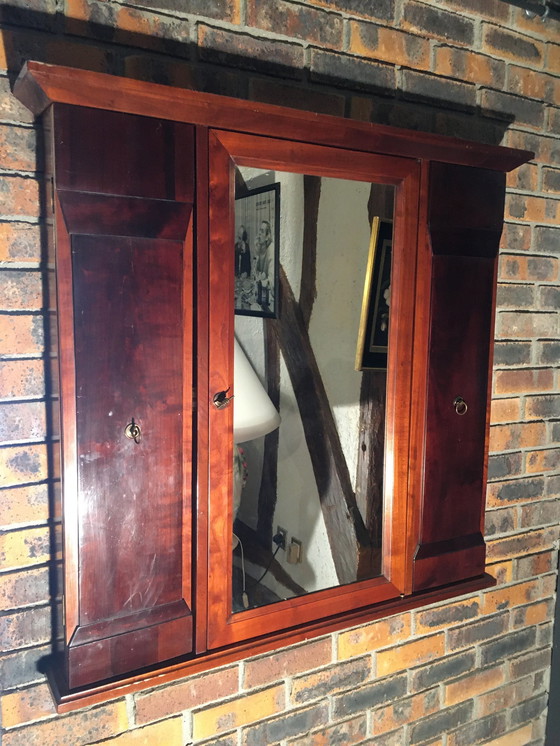 Image 1 of Vintage-Wandkrawatte "Felix Monge" aus Kirschholz mit Spiegeln