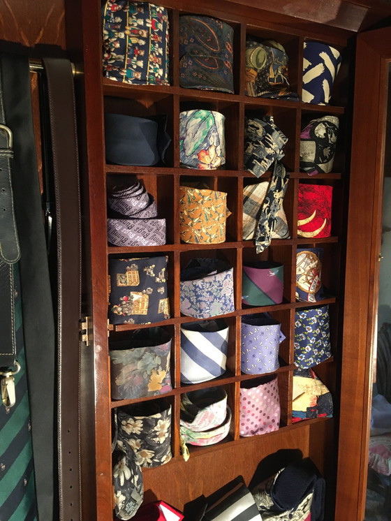 Image 1 of Vintage-Wandkrawatte "Felix Monge" aus Kirschholz mit Spiegeln