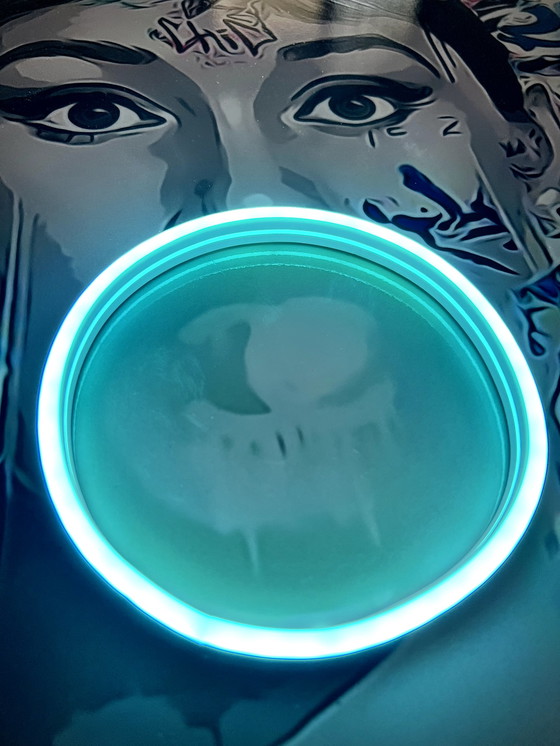 Image 1 of Audrey Hepburn Bubblegum LED- Kunst