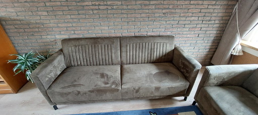 Schöne Velours 2,5- und 3-Sitzer-Sofa-Garnitur