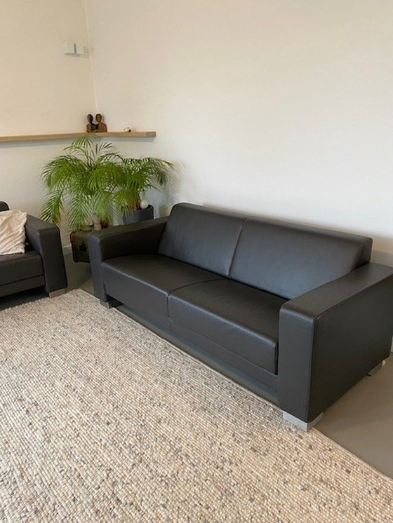 Image 1 of Es handelt sich um ein Mantel-/Hauben-Set, hergestellt in Ned.