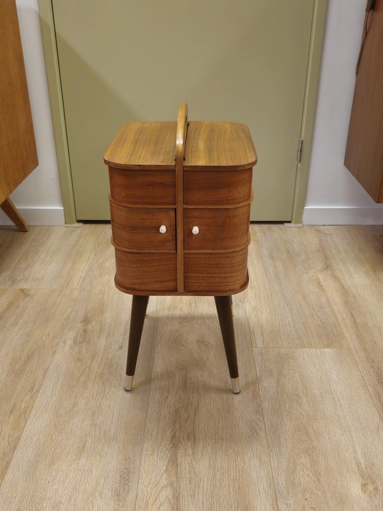 Image 1 of Vintage Nähschrank Nähkasten Nähkasten Schrank