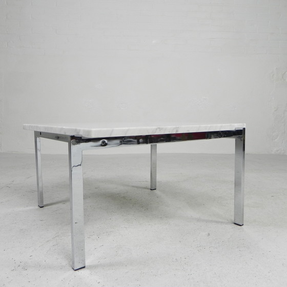 Image 1 of COUCHTISCH MIT CARRARA-MARMORPLATTE 60 X 60 CM, 1970ER JAHRE