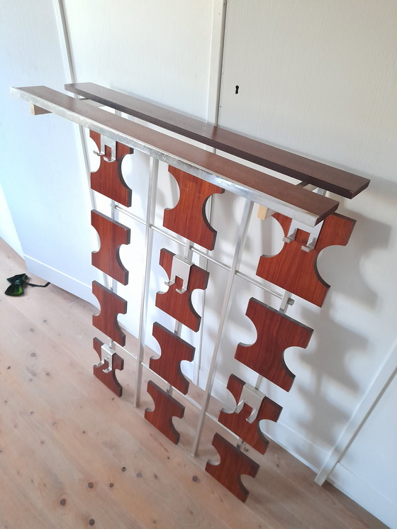 Image 1 of Graphische Wandgarderobe aus Teakholz