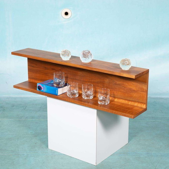 Image 1 of Minimalistische Wandkonsole aus Nussbaum, Midmod-Wandschrank aus Nussbaum