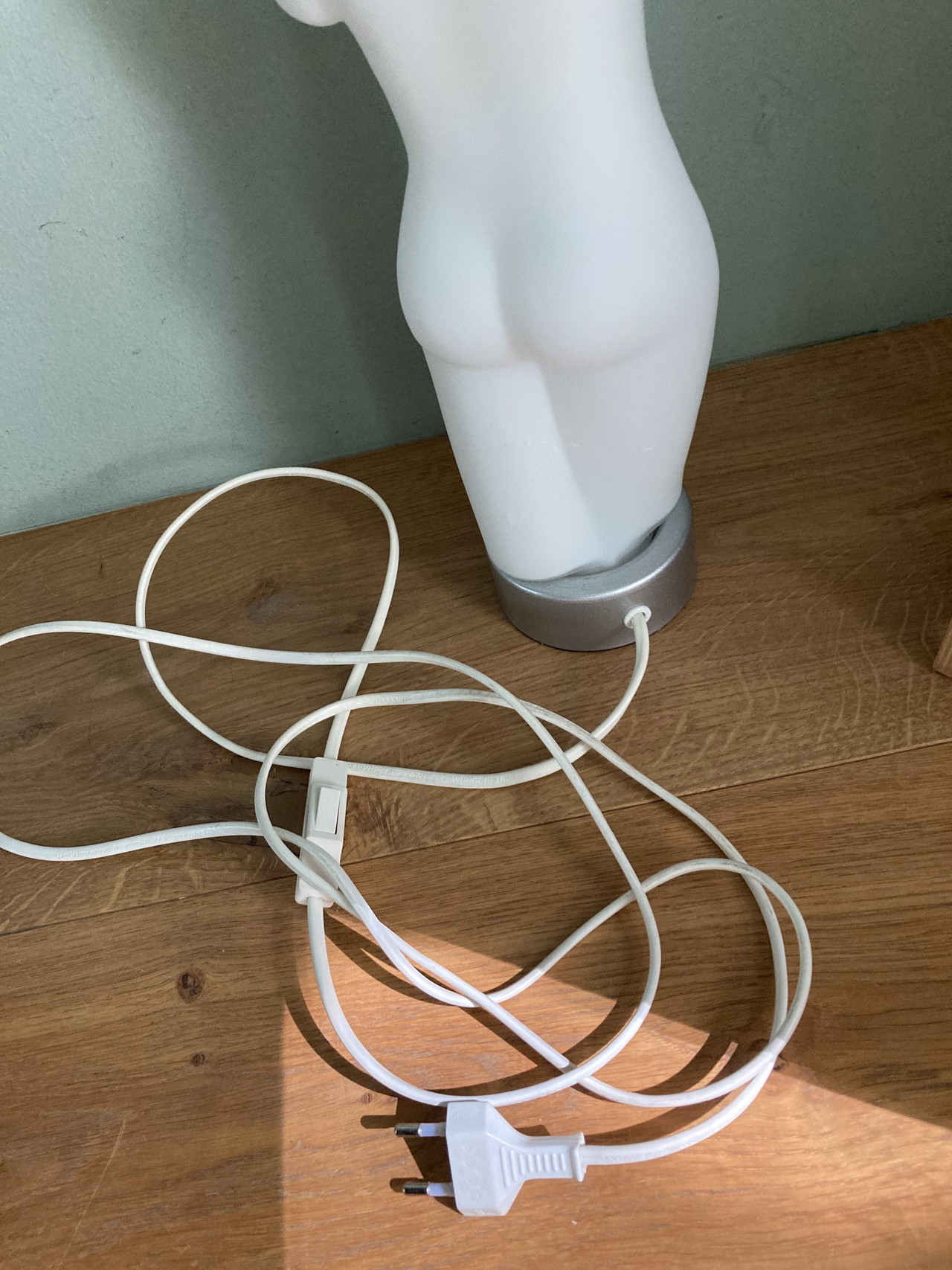Damen-Tischlampe von James & Poki Co
