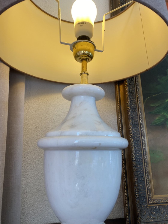 Image 1 of Vintage Tischlampe aus weißem Marmor mit Schirm