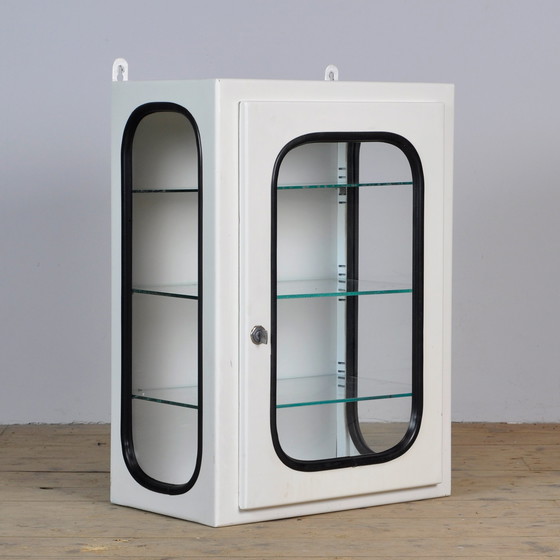 Image 1 of Vintage Medizinschrank