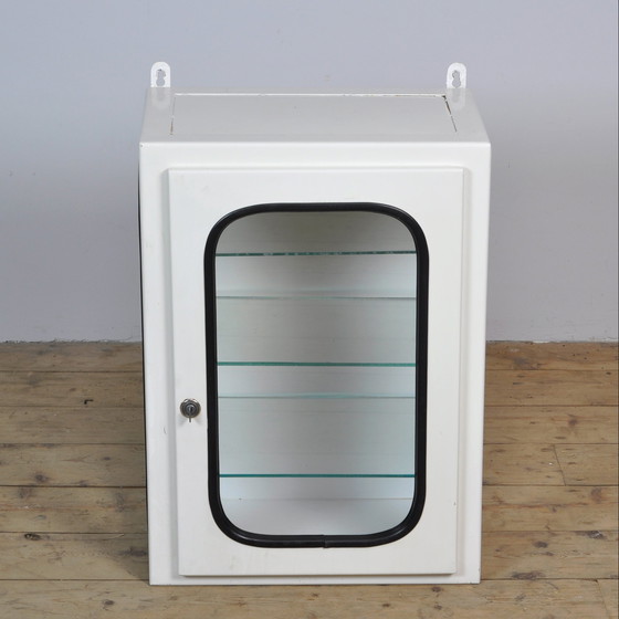 Image 1 of Vintage Medizinschrank