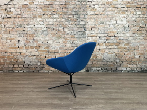 Image 1 of Artifort Beso Blau