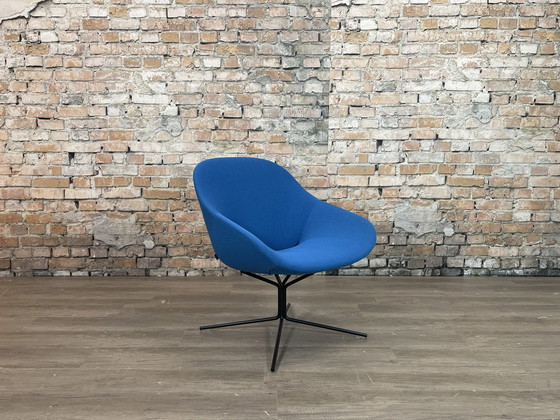 Image 1 of Artifort Beso Blau