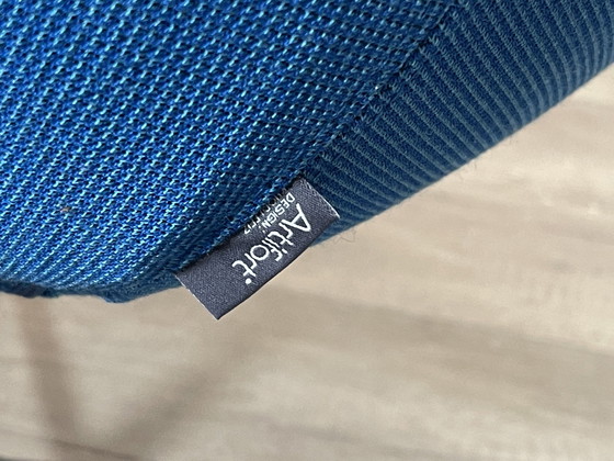 Image 1 of Artifort Beso Blau