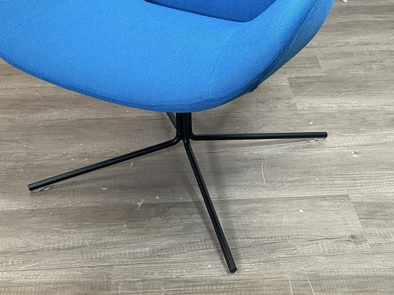 Image 1 of Artifort Beso Blau