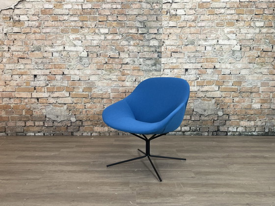 Image 1 of Artifort Beso Blau