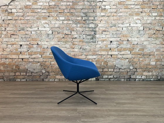 Image 1 of Artifort Beso Blau