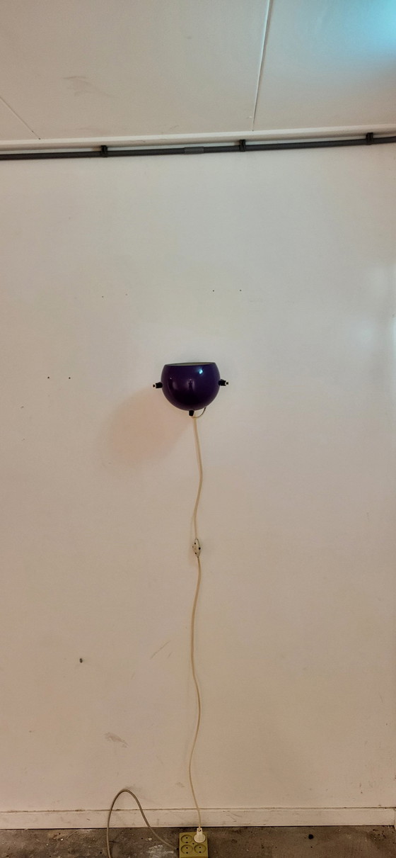 Image 1 of Vintage lila verstellbare Kugellampe für Wand