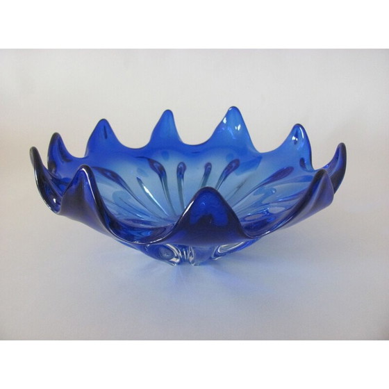 Image 1 of Klassische tschechoslowakische Glasschale mit spitzem Rand, 1960